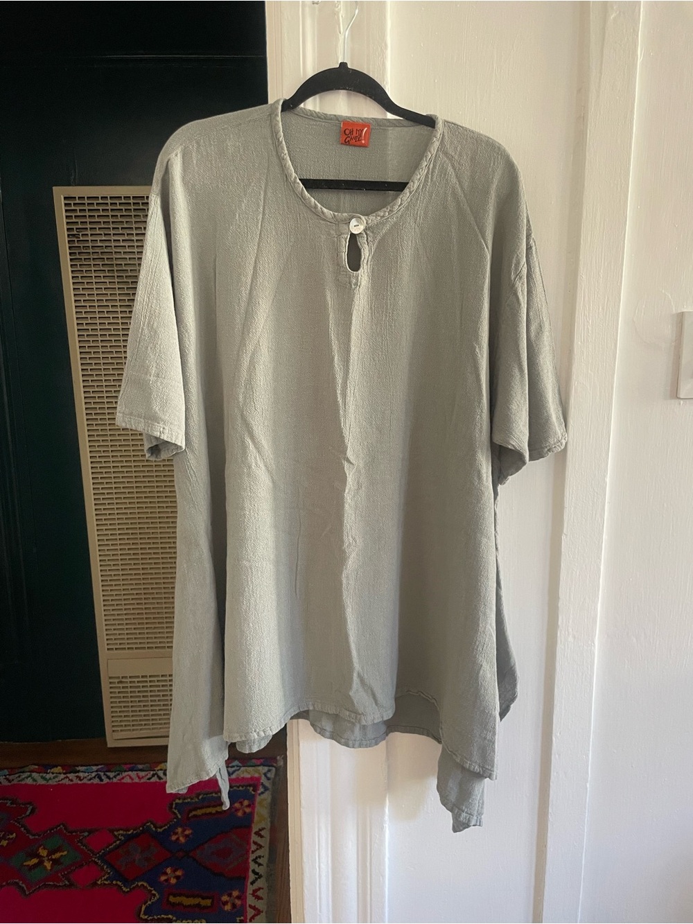 Oh My Gauze! Men’s Short Sleeve Keyhole Tee in Light Gray